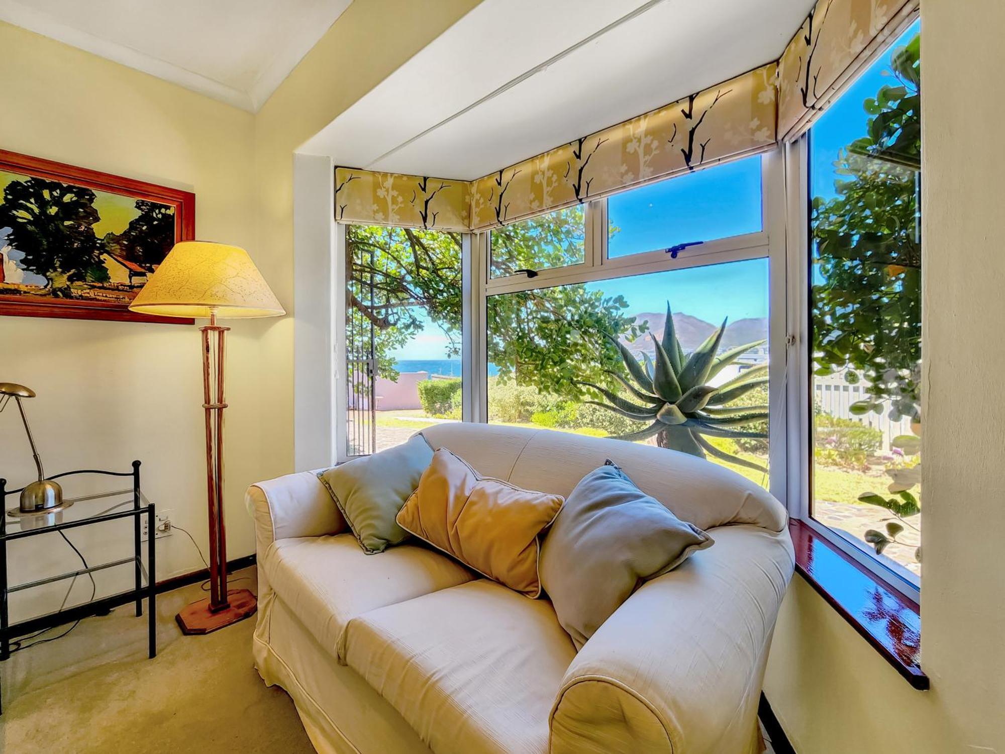 Holiday home Stunning House In Glencairn, Simon's Town *
